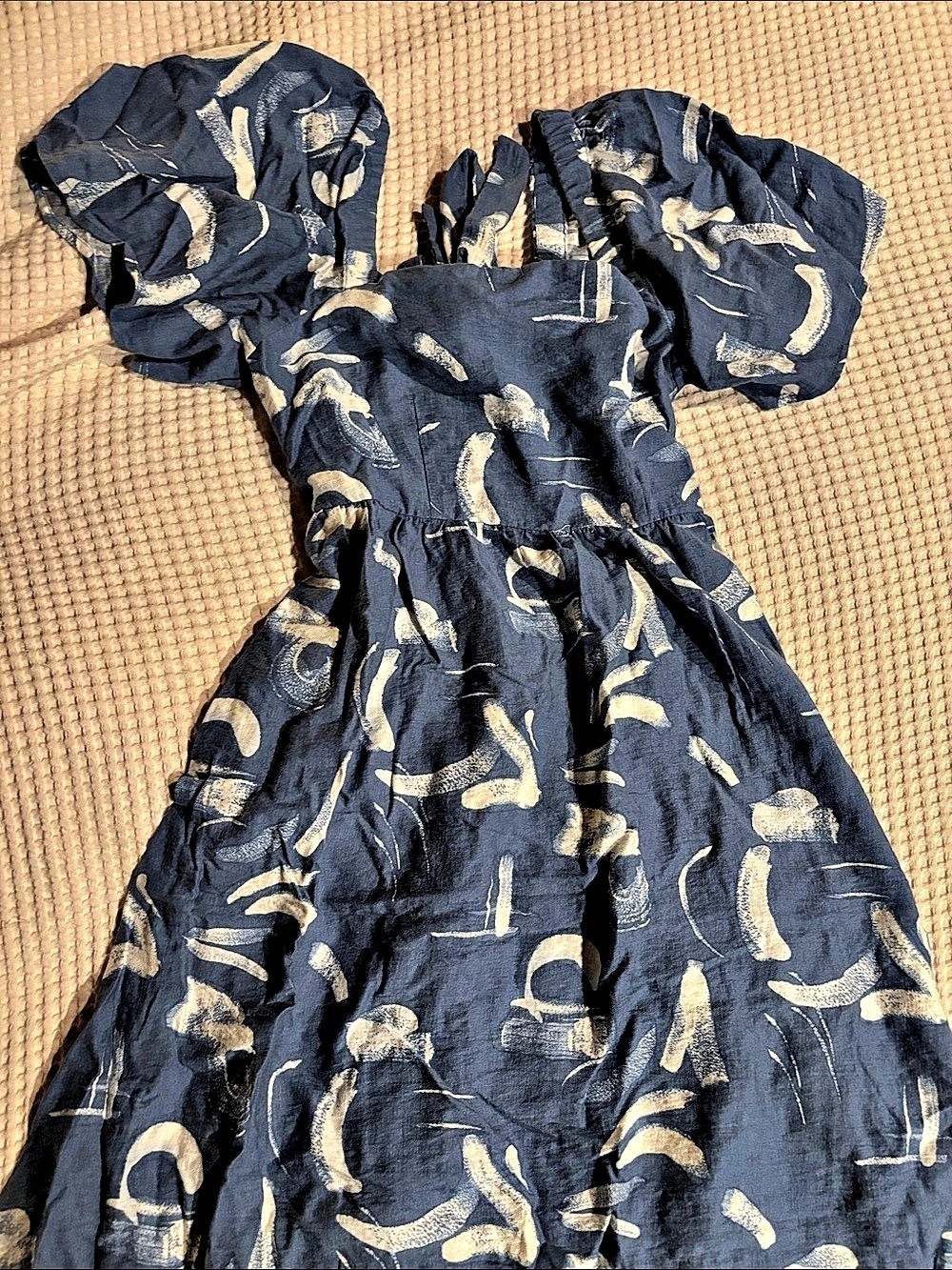 A new day Abstract Puff Sleeve Midi Dress in Blue & Cream Size Medium